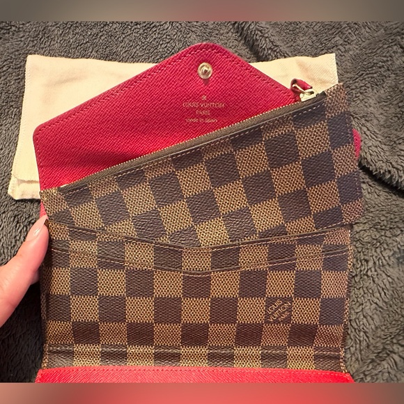 Louis Vuitton Josephine Wallet in Ebene - Picture 4 of 8